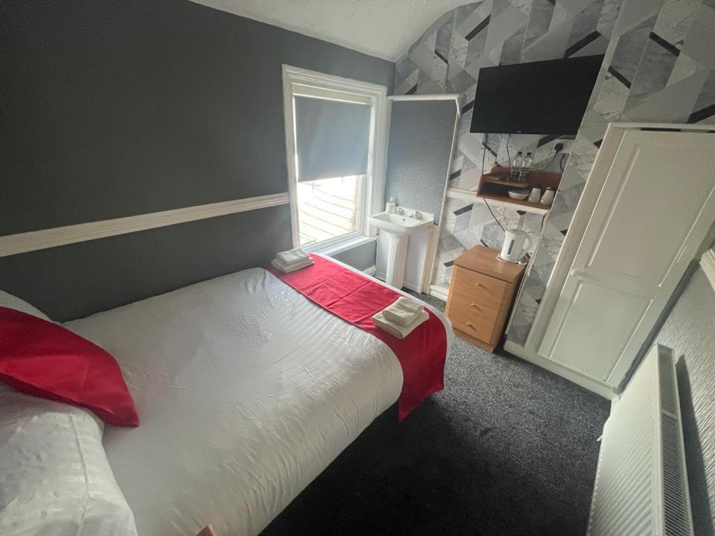 Km Pier Guest house *